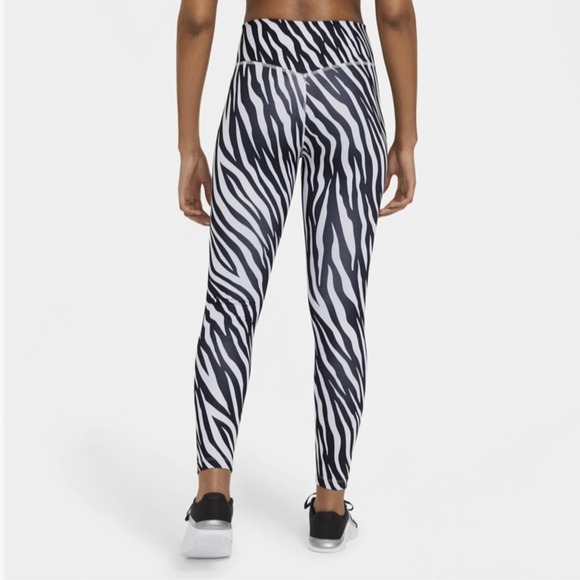 Nike One 7/8 Women’s Tight/Leggings Zebra Print Dri-Fit  Size M - Picture 2 of 9